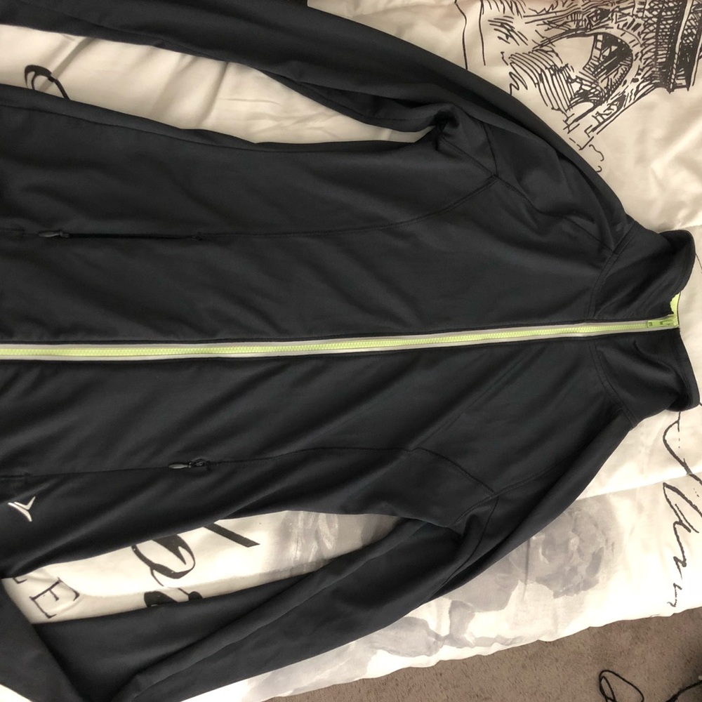 Dark grey / black running long sleeve top